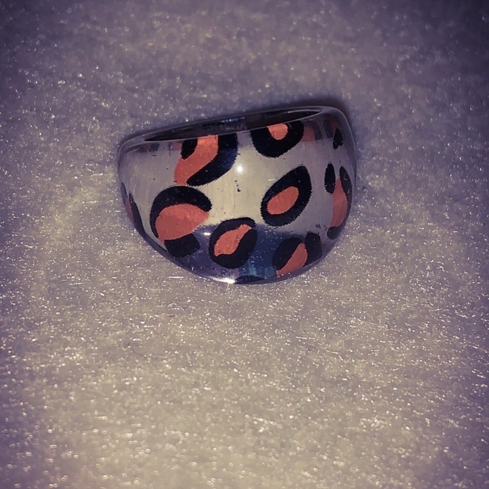 Handmade leopard epoxy ring - Picture 4 of 6